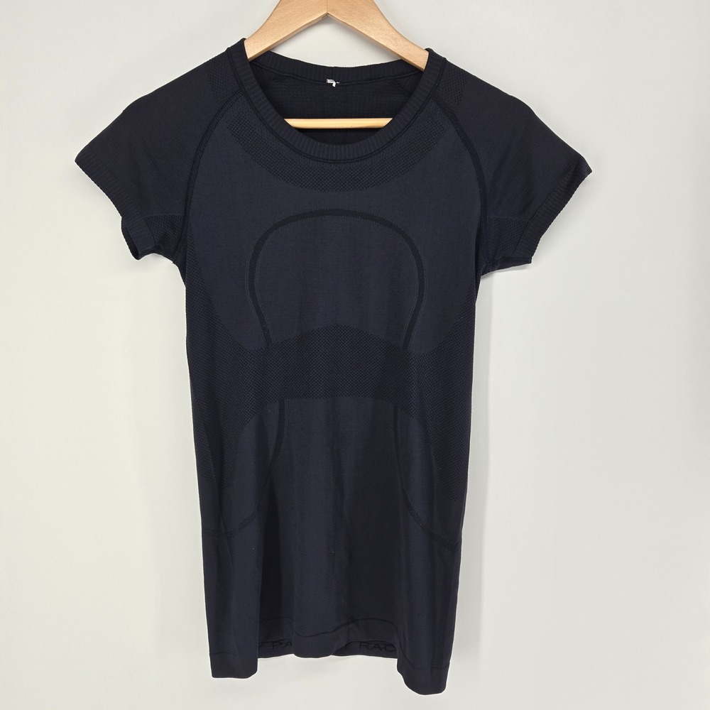 Lululemon Swiftly Tech SS Women 6 Navy Blue Short Sleeve Running Training Shirt